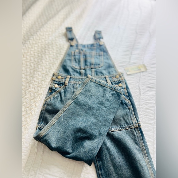 Oshkosh From Genuine Oshkosh Boys Size 5T  Denim/Blue Jean Overalls - Picture 3 of 8